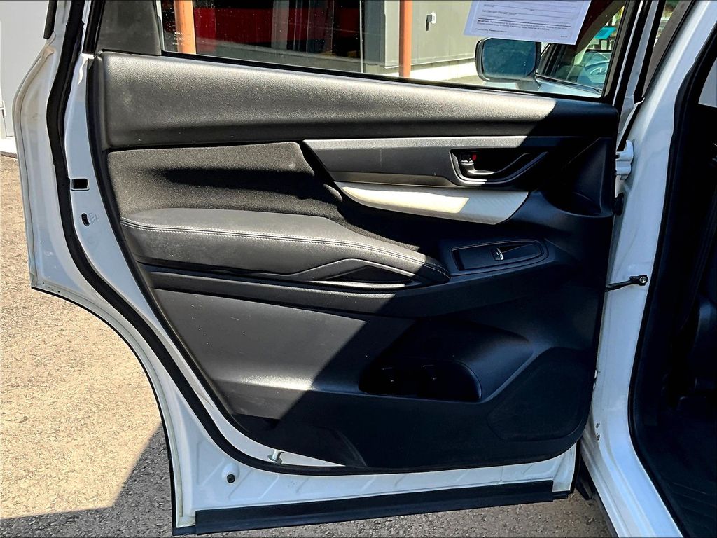 2022 Subaru Ascent Base photo 21