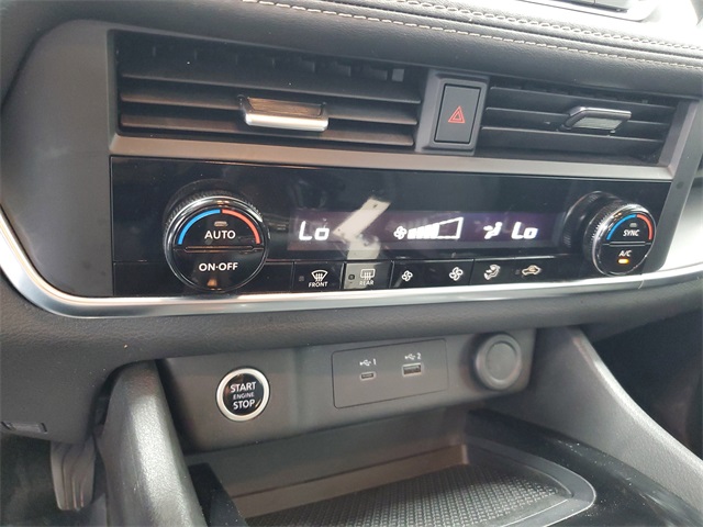2023 Nissan Rogue SV photo 19