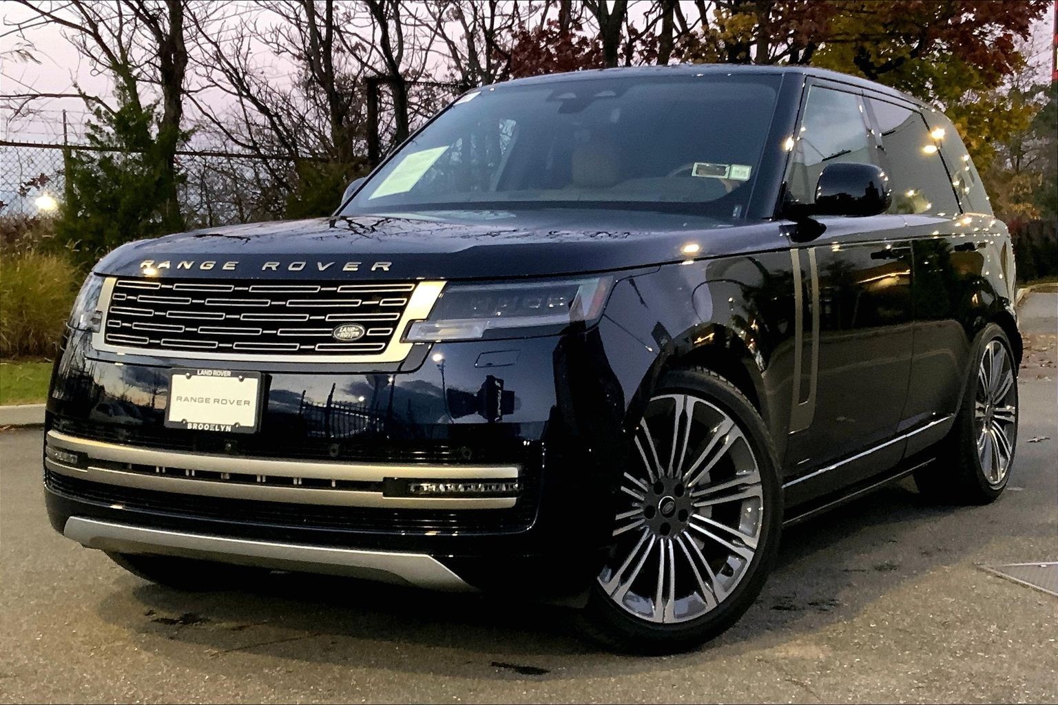 2024 Land Rover Range Rover SE's photo