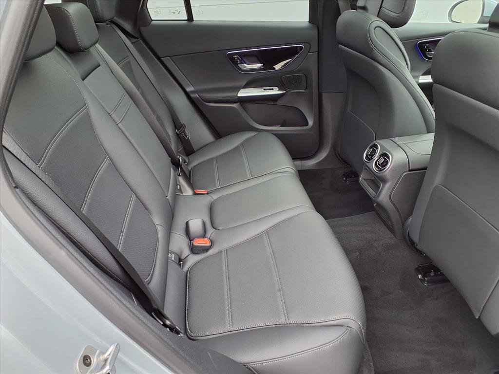 2026 Mercedes Benz GLC 300 photo 6