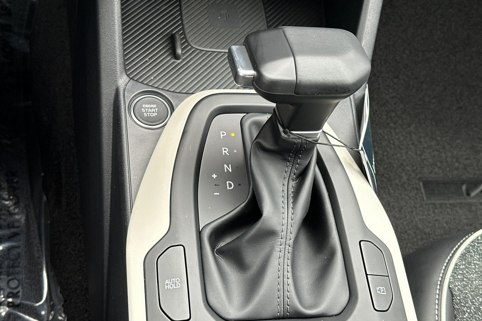 2025 Kia K4 GT-Line photo 16