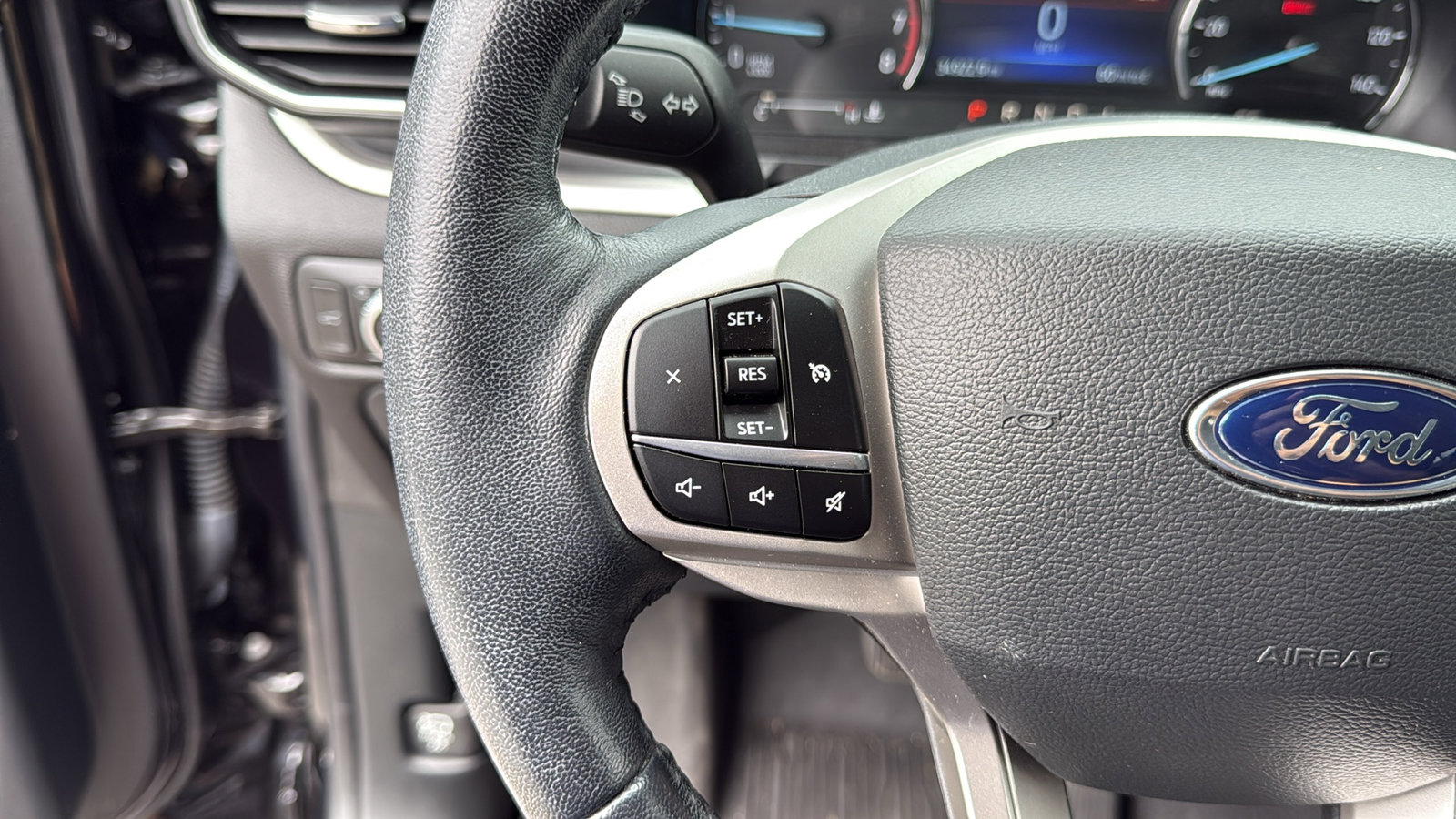 2022 Ford Explorer XLT photo 12