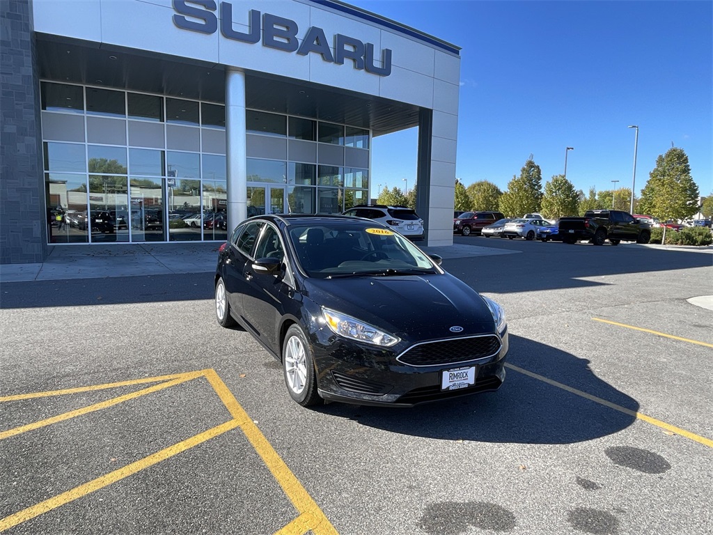 2016 Ford Focus SE photo 2