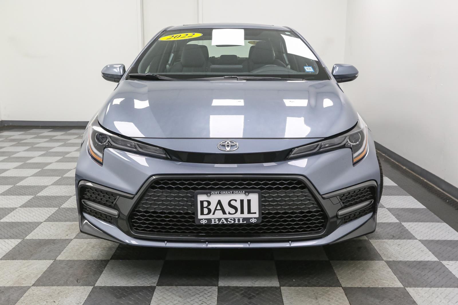 2022 Toyota Corolla SE photo 3