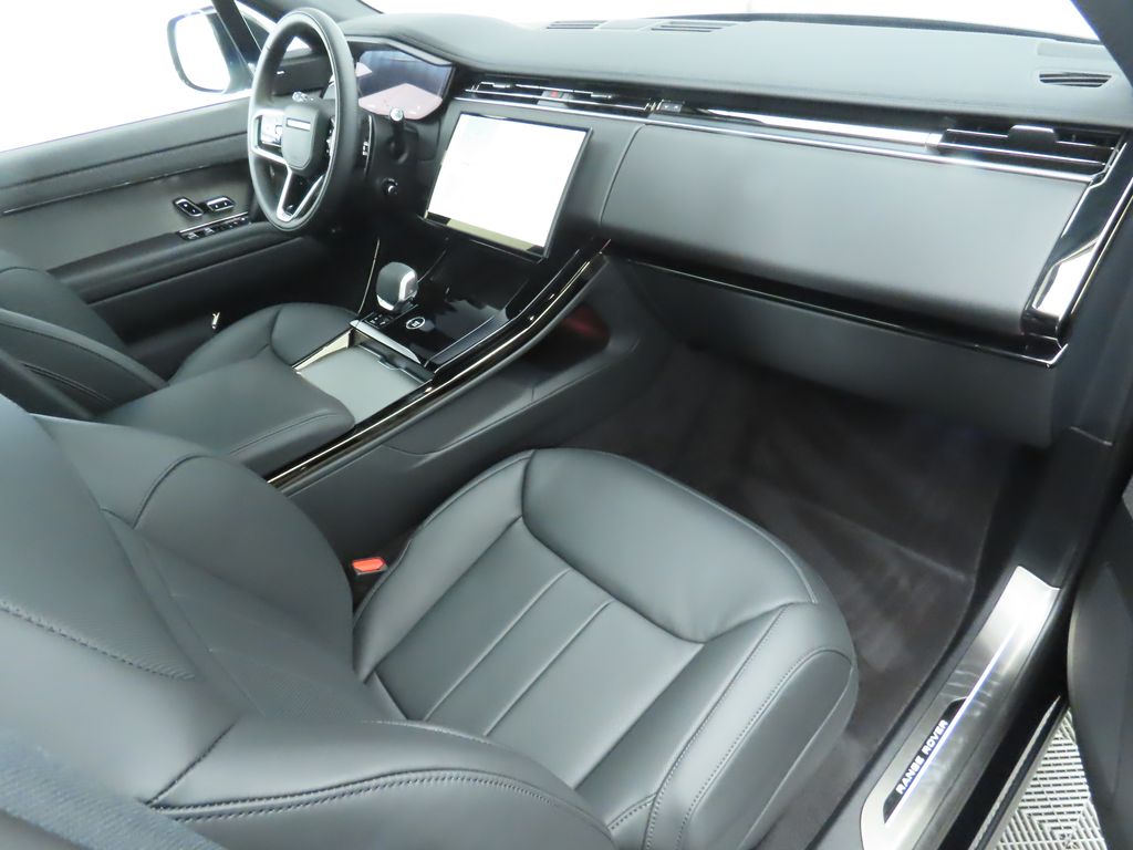 2025 Land Rover Range Rover Sport SE photo 13