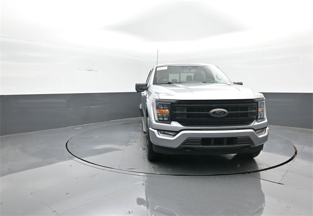 2022 Ford F-150 XLT photo 2