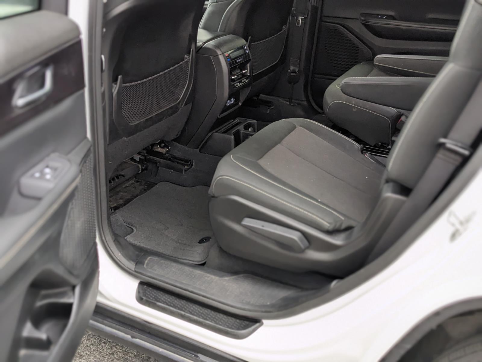 2023 Jeep Grand Cherokee Laredo photo 16