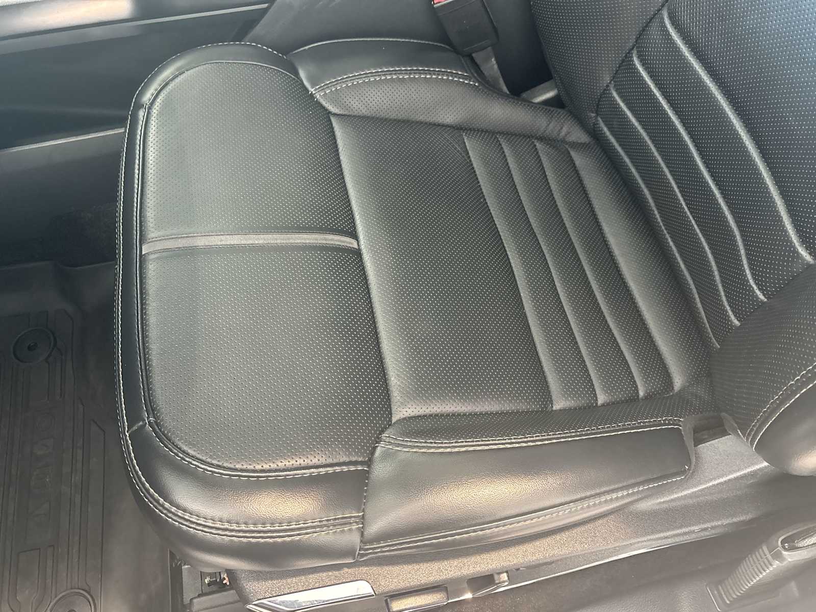 2022 Ford F-150 Platinum photo 17