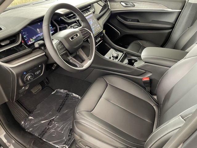 2024 Jeep Cherokee Base photo 16