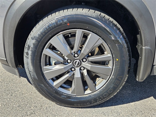 2024 Nissan Pathfinder SV photo 8