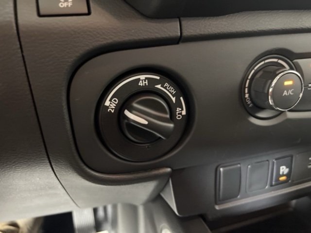 2025 Nissan Frontier SV photo 15
