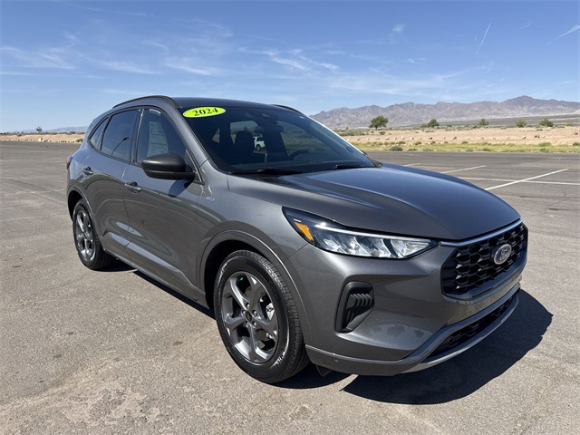 2024 Ford Escape ST-Line photo 2