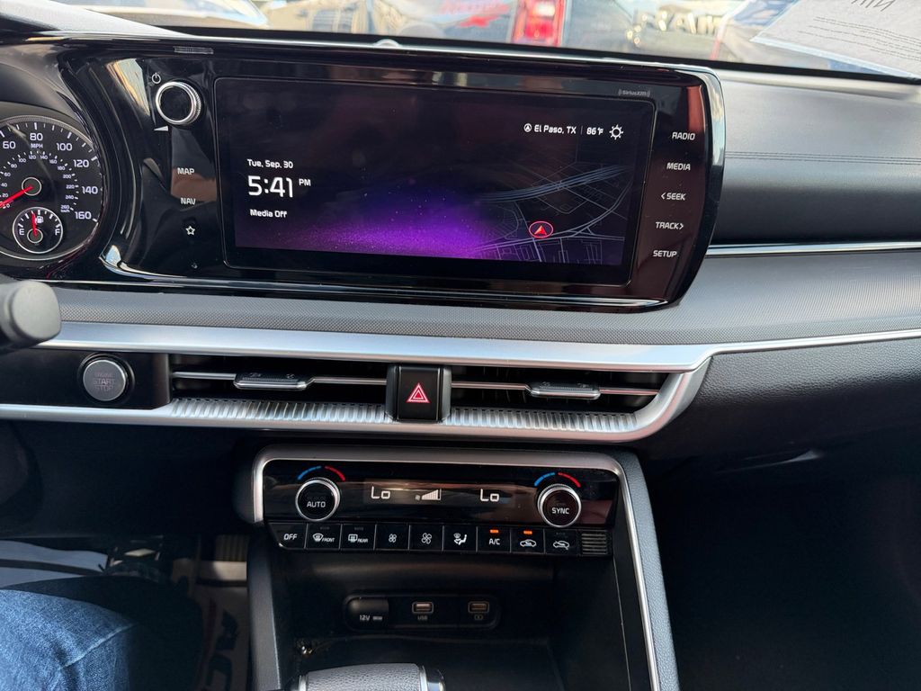 2024 Kia K5 GT-Line photo 10