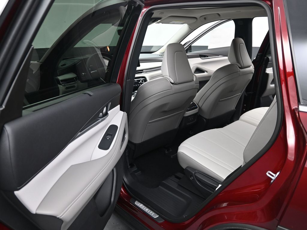 2026 Infiniti QX60 Luxe photo 10