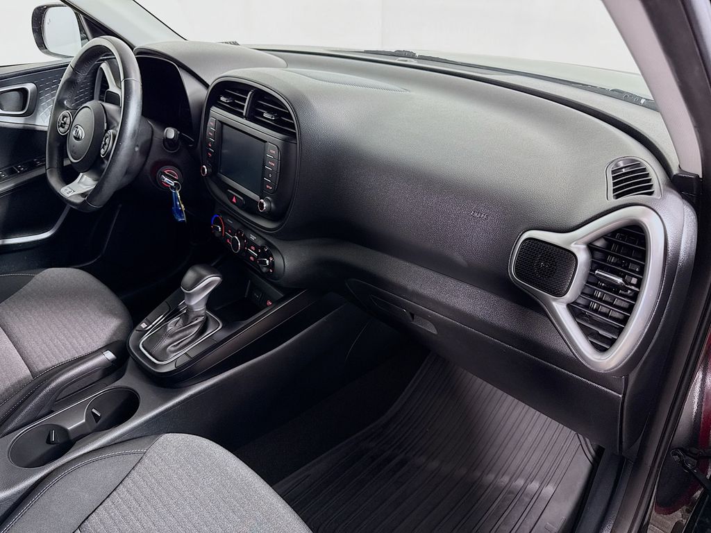 2021 Kia Soul GT-Line photo 25