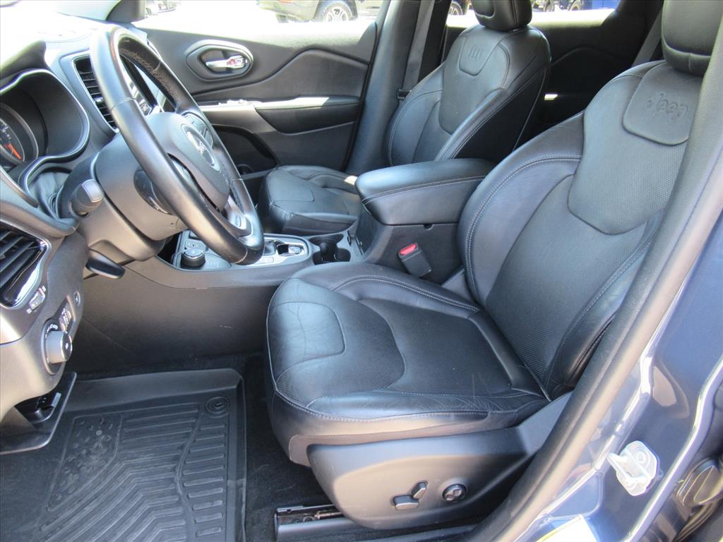 2020 Jeep Cherokee Limited photo 12