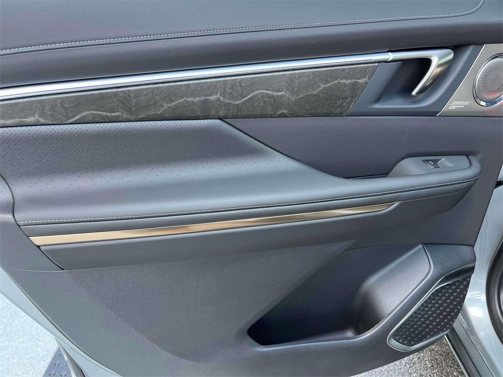 2025 Buick Enclave Avenir photo 15