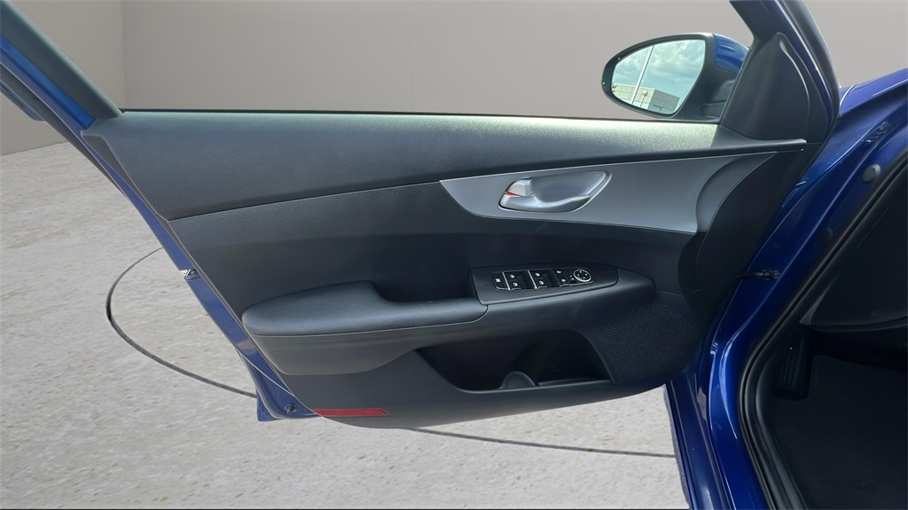 2022 Kia Forte LXS photo 25