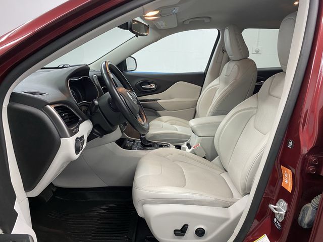 2021 Jeep Cherokee Latitude Lux photo 4