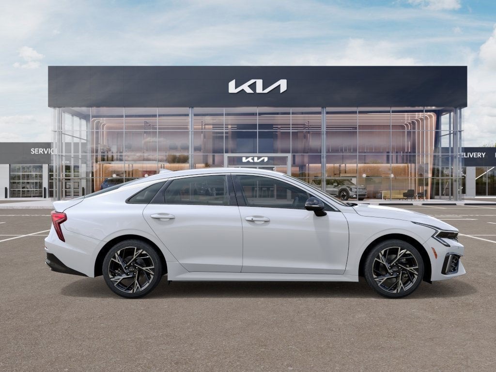 2026 Kia K5 GT-Line photo 2