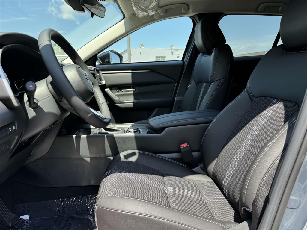 2025 Mazda CX-50 2.5 Select photo 10