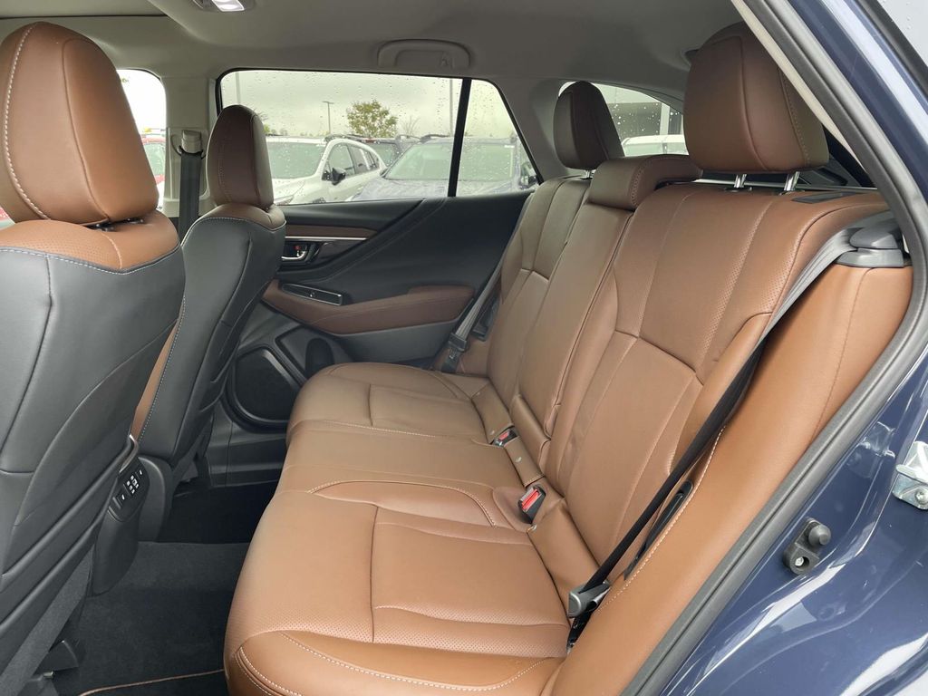 2025 Subaru Outback Touring XT photo 2