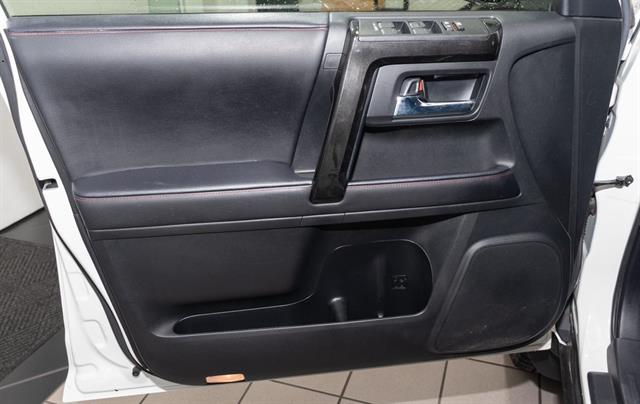2023 Toyota 4Runner TRD Off-Road photo 4