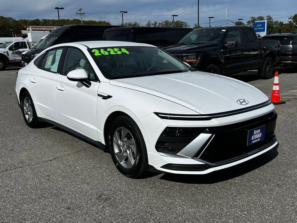 2025 Hyundai Sonata SE's photo