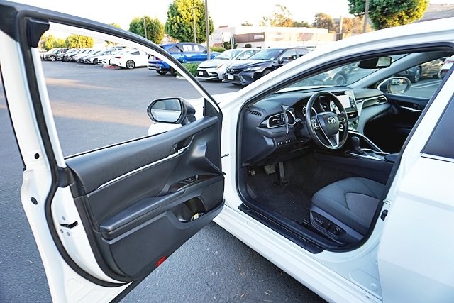 Used 2023 White Toyota LE image 33