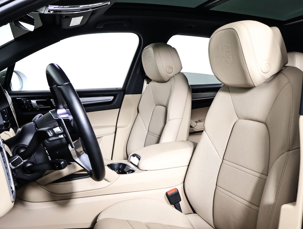 2023 Porsche Cayenne S Platinum Edition photo 7