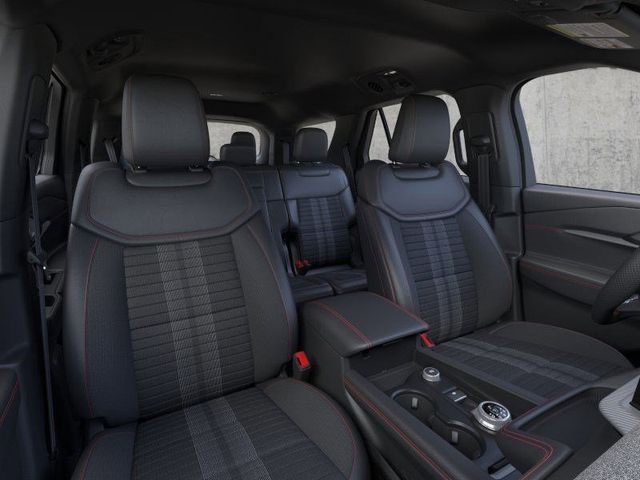 2025 Ford Explorer ST-Line photo 6