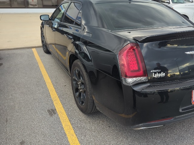 2020 Chrysler 300 S photo 3