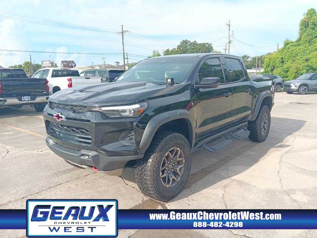 2024 Chevrolet Colorado ZR2 photo 2
