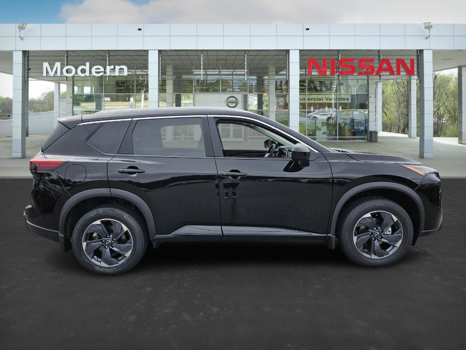 2026 Nissan Rogue SV photo 2