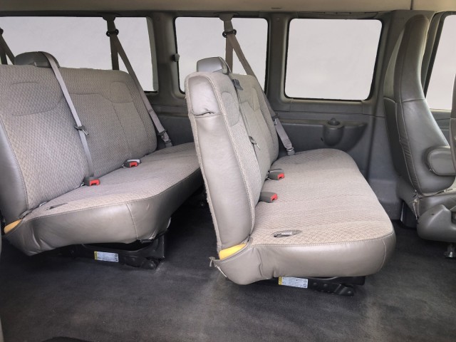 2017 Chevrolet Express Passenger LT photo 11