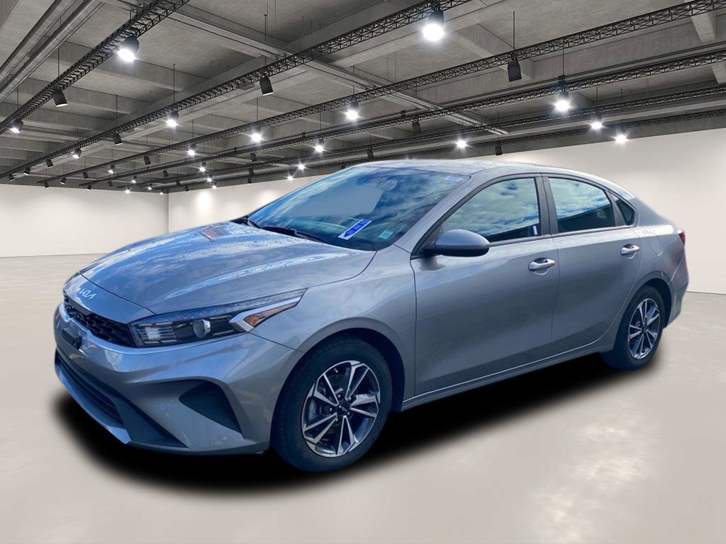 2023 Kia Forte LXS photo 3