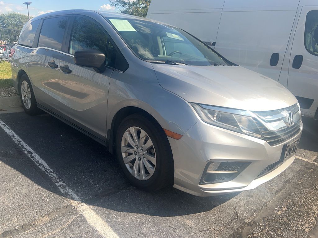 2019 Honda Odyssey LX photo 2