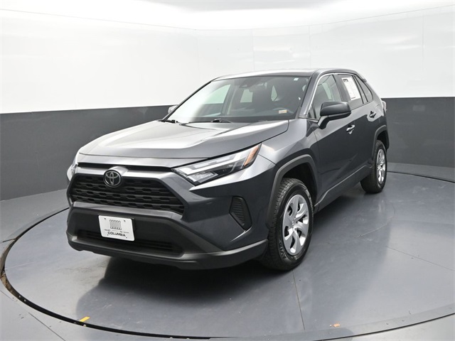 2024 Toyota RAV4 LE photo 3