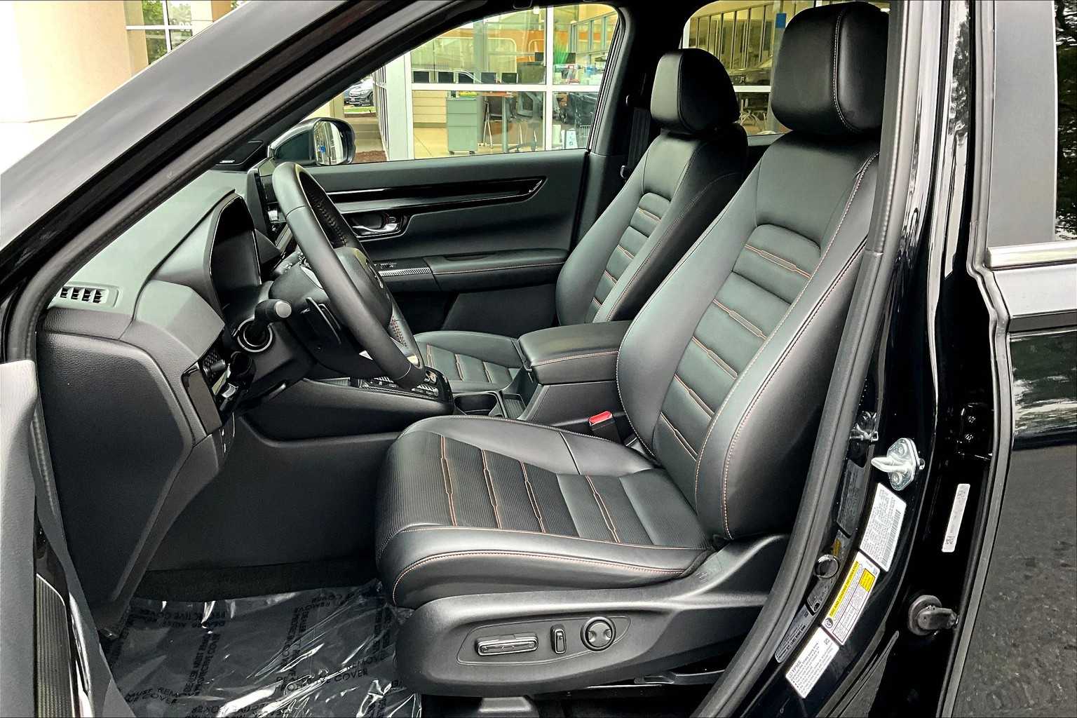 2025 Honda CR-V Hybrid Sport Touring photo 7