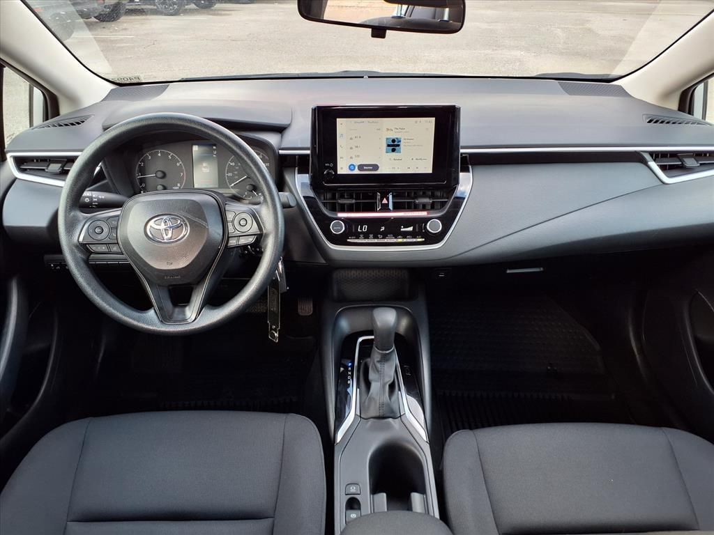 2025 Toyota Corolla LE photo 4