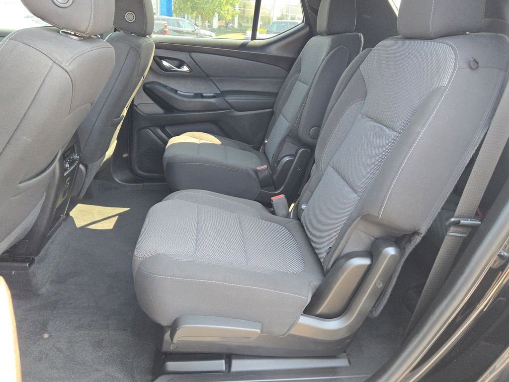 2022 Chevrolet Traverse Cloth photo 17