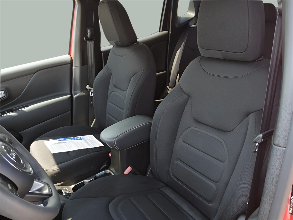 2022 Jeep Renegade Latitude photo 19