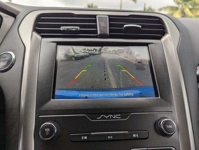 2020 Ford Fusion SE photo 23