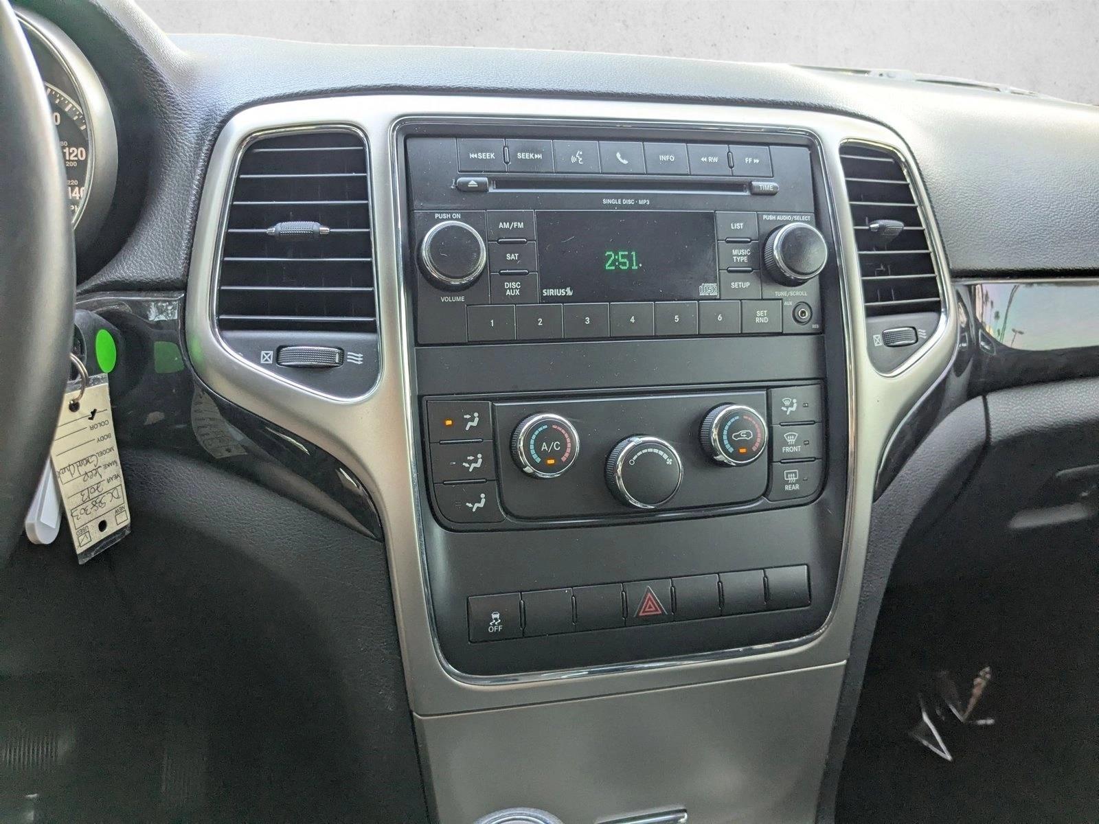 2013 Jeep Grand Cherokee Laredo photo 12