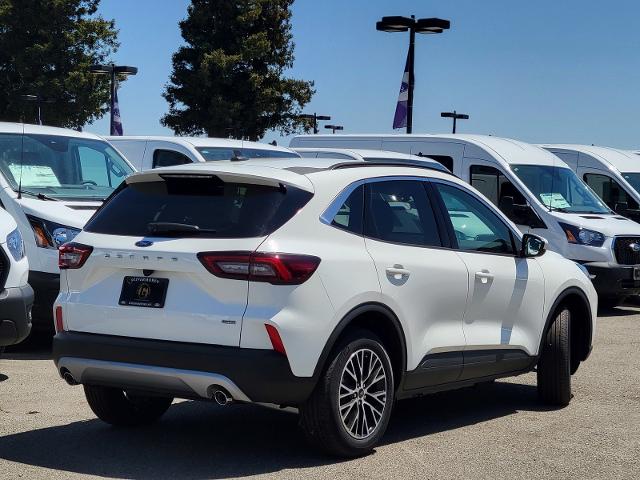 2024 Ford Escape Plug-In Hybrid photo 3