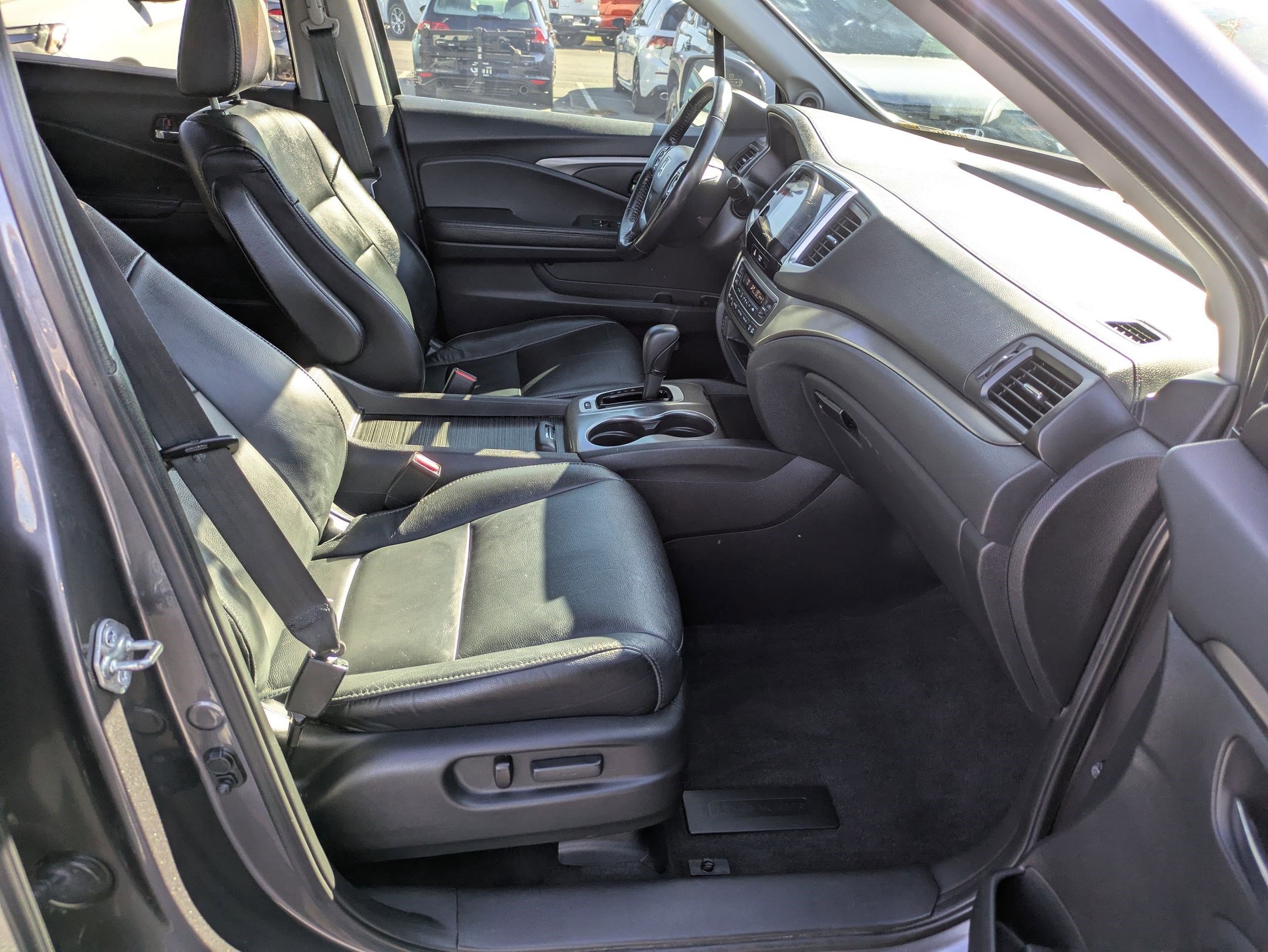 2017 Honda Pilot EX-L photo 28