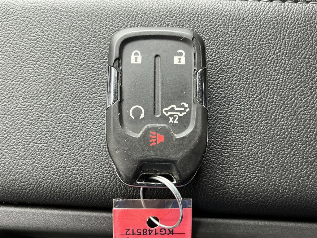 Used 2019 Chevrolet Silverado 1500 LT with VIN 3GCUYDED3KG148512 for sale in Oslo, Minnesota