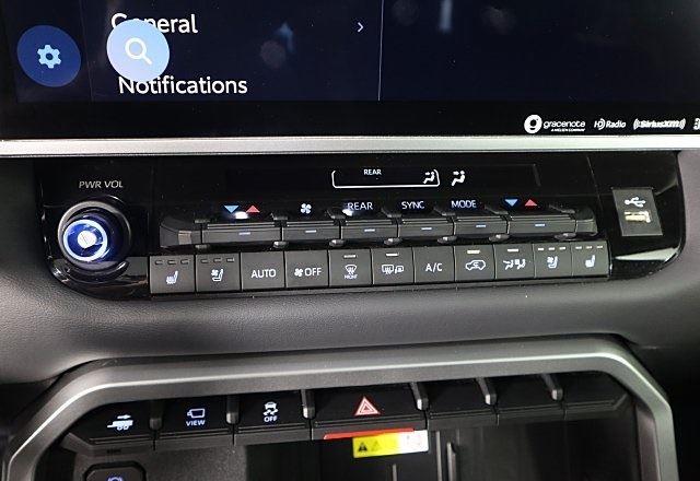 2024 Toyota Sequoia Capstone photo 33