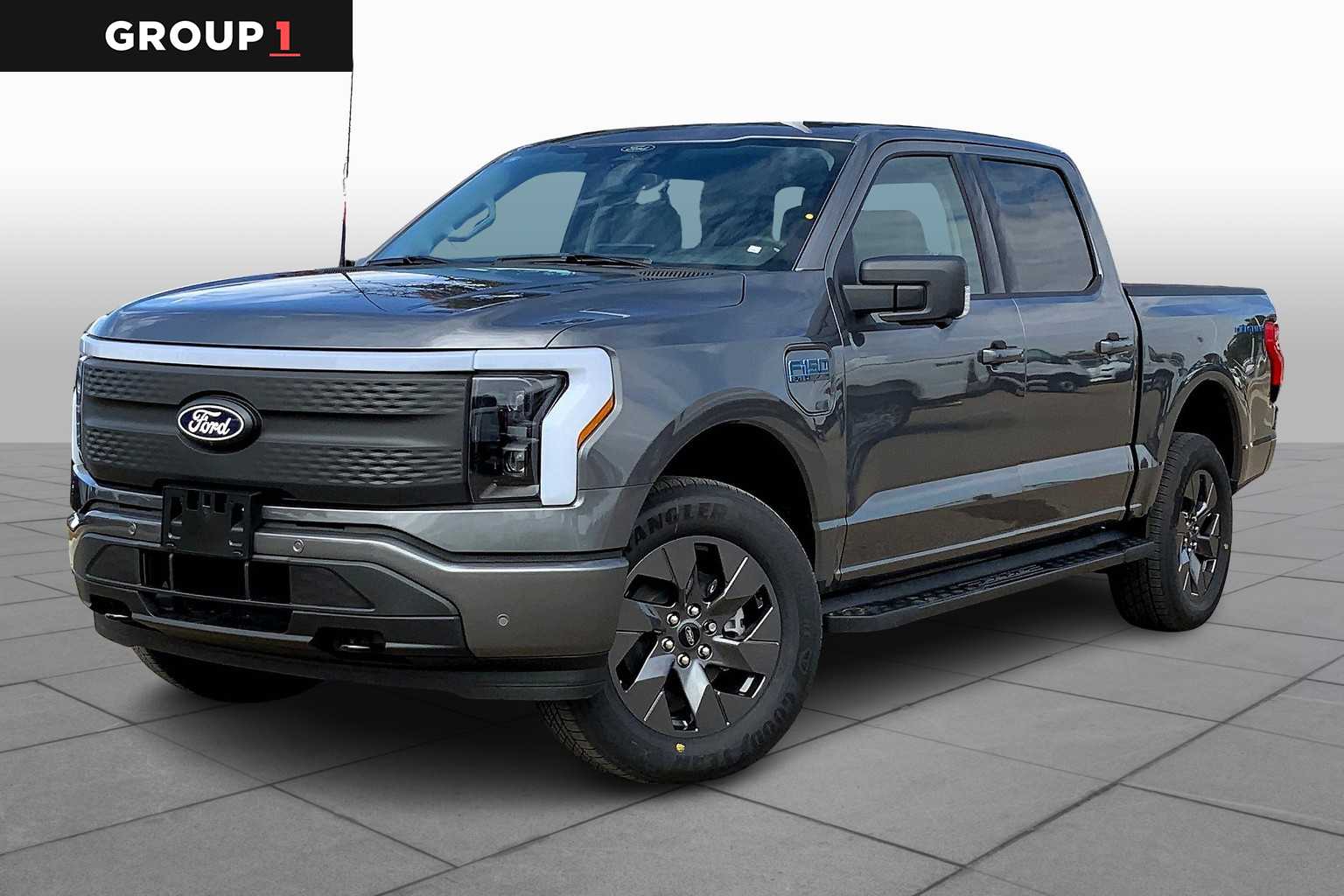 2025 Ford F-150 Lightning Flash's photo