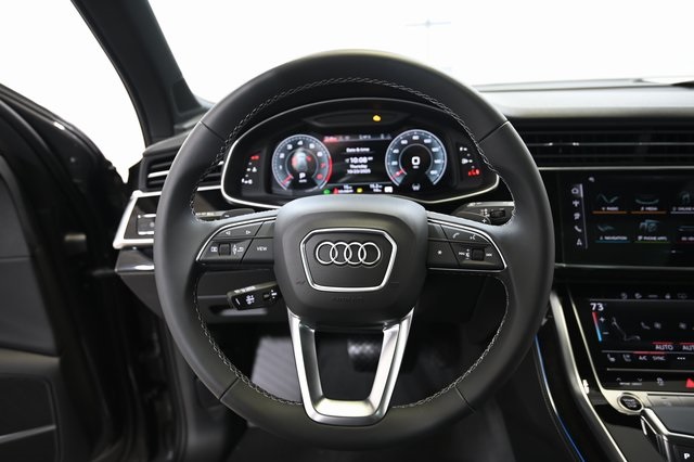 2026 Audi Q7 55 Premium Plus photo 3